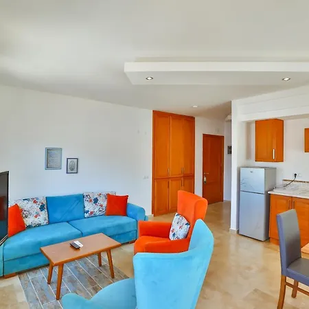 Kaş, Merkezde, Denize Yakın, Balkonlu, Konforlu Daireler Apart Otel 2*