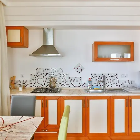 Kaş, Merkezde, Denize Yakın, Balkonlu, Konforlu Daireler 2* Kaş