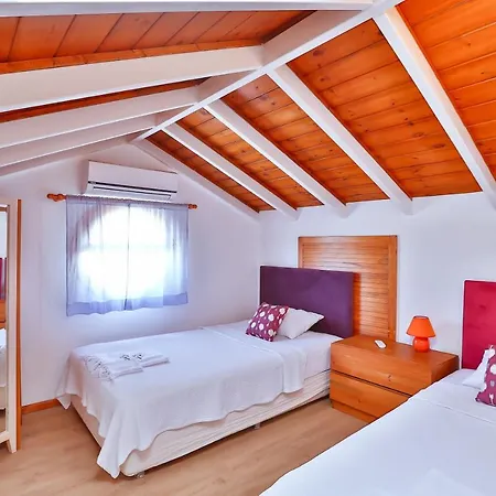 Kaş, Merkezde, Denize Yakın, Balkonlu, Konforlu Daireler 2* Kaş