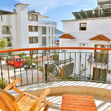 Kaş, Merkezde, Denize Yakın, Balkonlu, Konforlu Daireler 2* Kaş