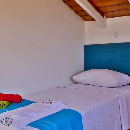Kaş, Merkezde, Denize Yakın, Balkonlu, Konforlu Daireler 2*