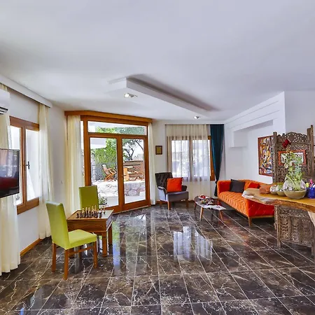 Kaş, Merkezde, Denize Yakın, Balkonlu, Konforlu Daireler 2* Kaş