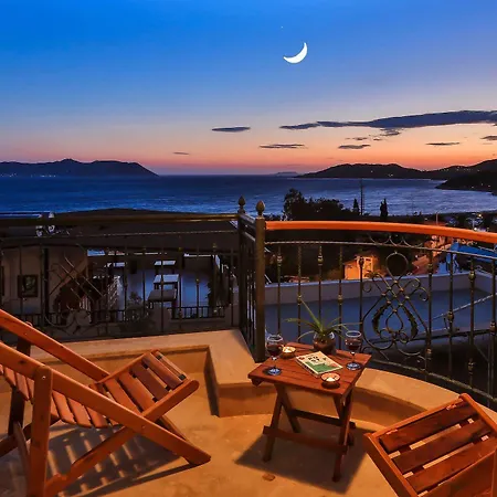 Apart Otel Kaş, Merkezde, Denize Yakın, Balkonlu, Konforlu Daireler