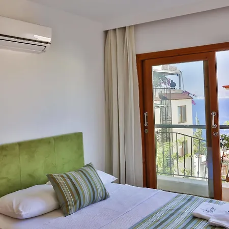 Kaş, Merkezde, Denize Yakın, Balkonlu, Konforlu Daireler 2* Kaş