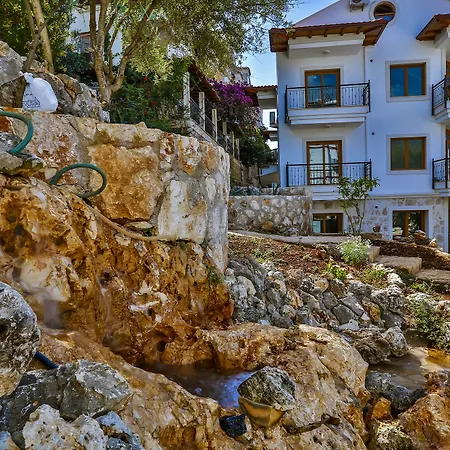 Kaş, Merkezde, Denize Yakın, Balkonlu, Konforlu Daireler 2*